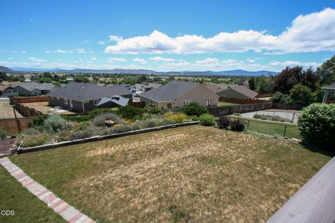 Tiny photo for 7846 Donegal Avenue, Klamath Falls, OR 97603 (MLS # 220224277)