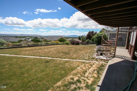 Tiny photo for 7846 Donegal Avenue, Klamath Falls, OR 97603 (MLS # 220224277)