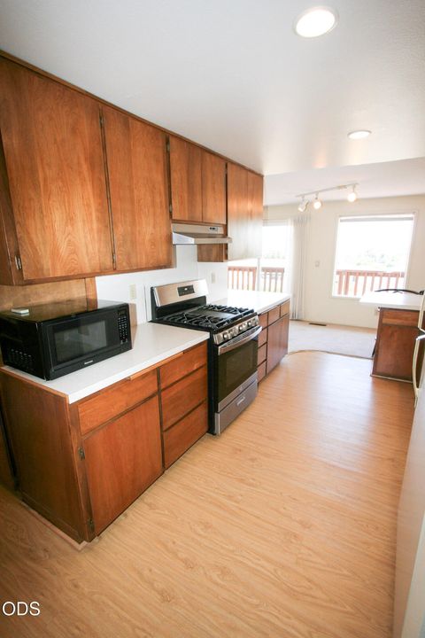 Tiny photo for 7846 Donegal Avenue, Klamath Falls, OR 97603 (MLS # 220224277)