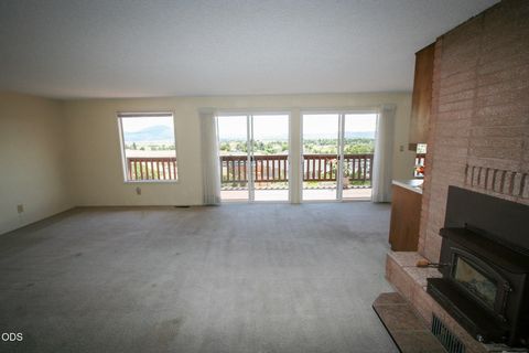 Tiny photo for 7846 Donegal Avenue, Klamath Falls, OR 97603 (MLS # 220224277)