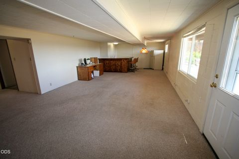 Tiny photo for 7846 Donegal Avenue, Klamath Falls, OR 97603 (MLS # 220224277)