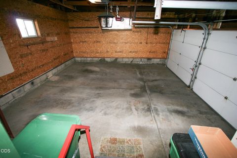 Tiny photo for 7846 Donegal Avenue, Klamath Falls, OR 97603 (MLS # 220224277)