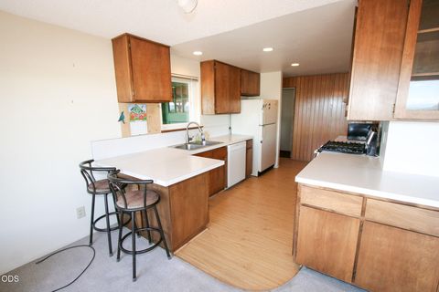 Tiny photo for 7846 Donegal Avenue, Klamath Falls, OR 97603 (MLS # 220224277)