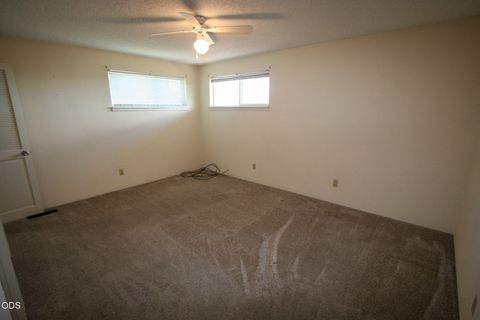 Tiny photo for 7846 Donegal Avenue, Klamath Falls, OR 97603 (MLS # 220224277)