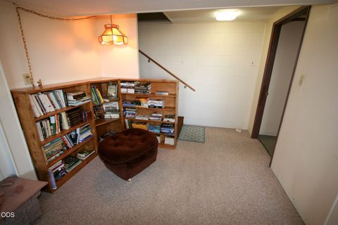 Tiny photo for 7846 Donegal Avenue, Klamath Falls, OR 97603 (MLS # 220224277)