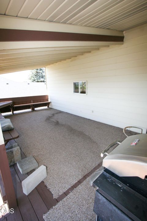 Tiny photo for 7846 Donegal Avenue, Klamath Falls, OR 97603 (MLS # 220224277)