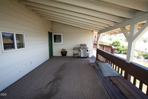 Tiny photo for 7846 Donegal Avenue, Klamath Falls, OR 97603 (MLS # 220224277)