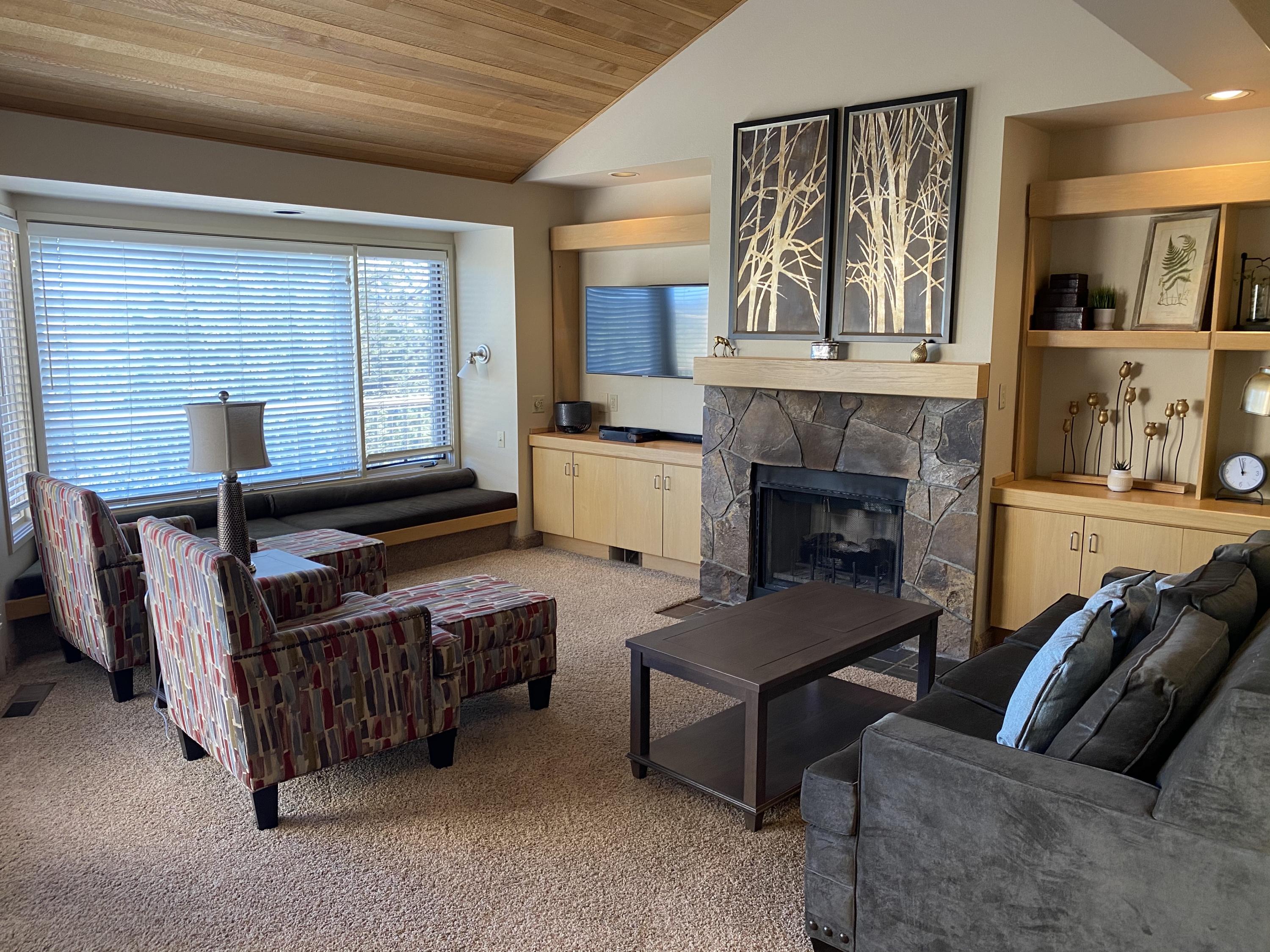 Eagle Crest - Residential