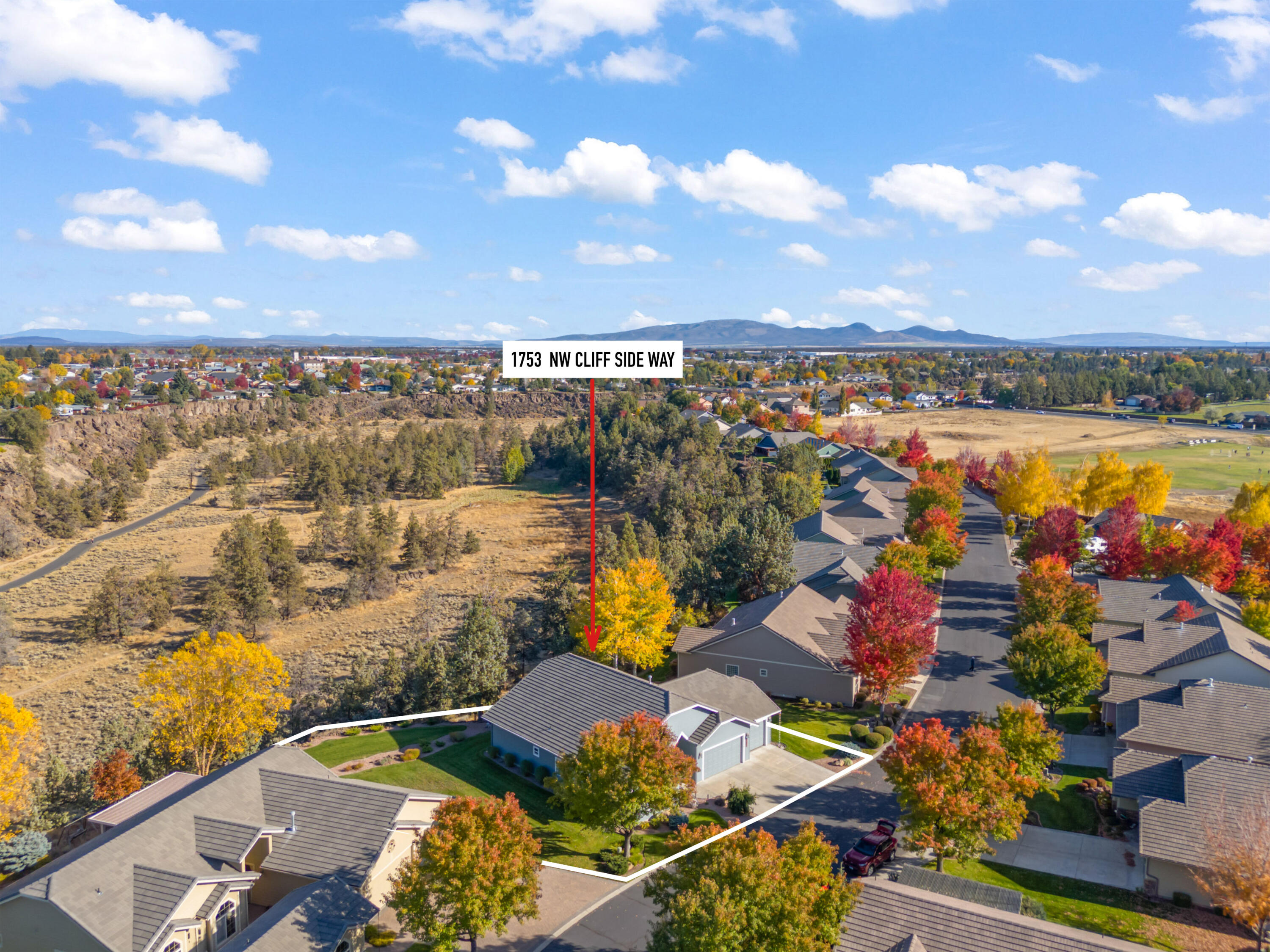 1753 NW Cliff Side Way