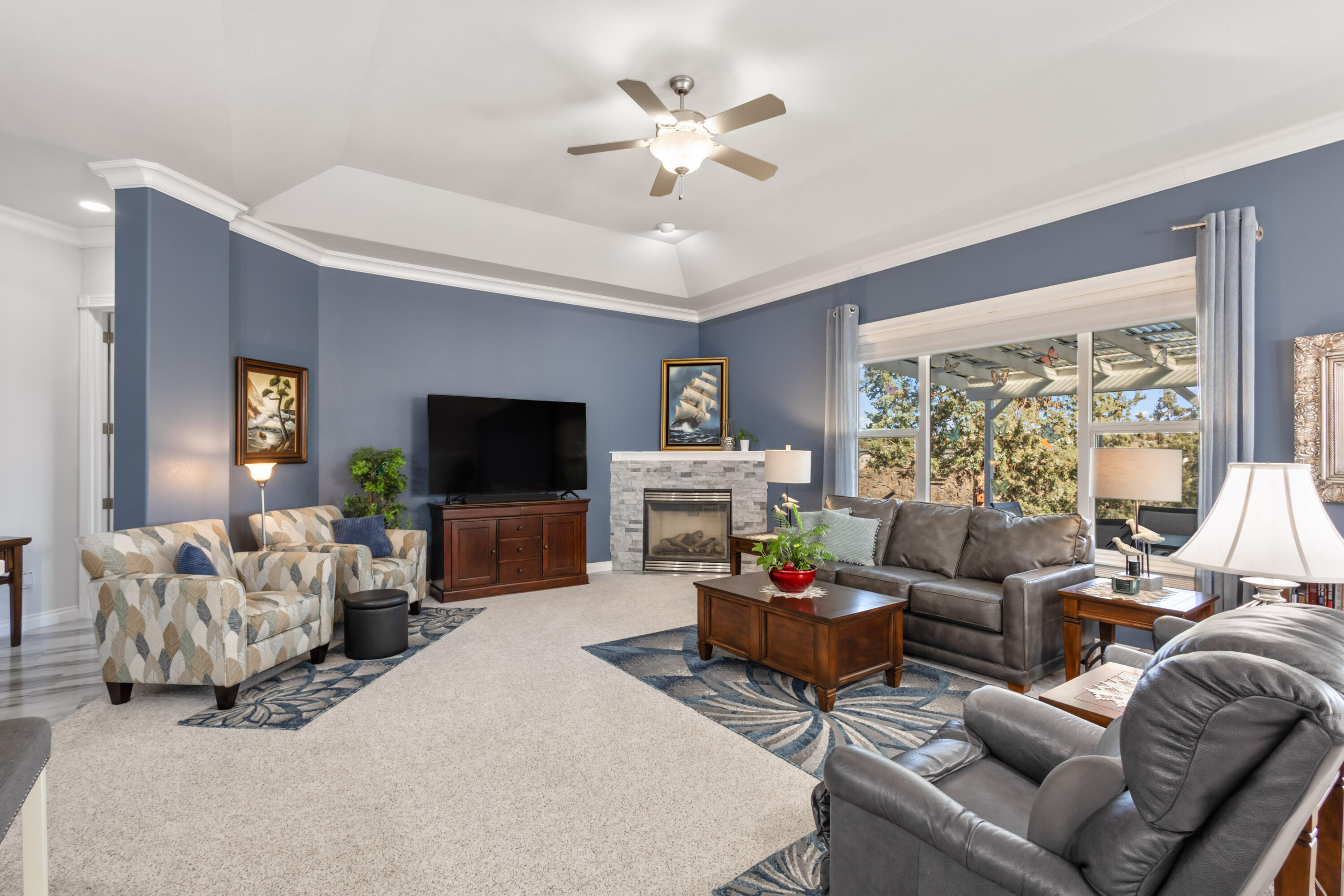 1753 NW Cliff Side Way