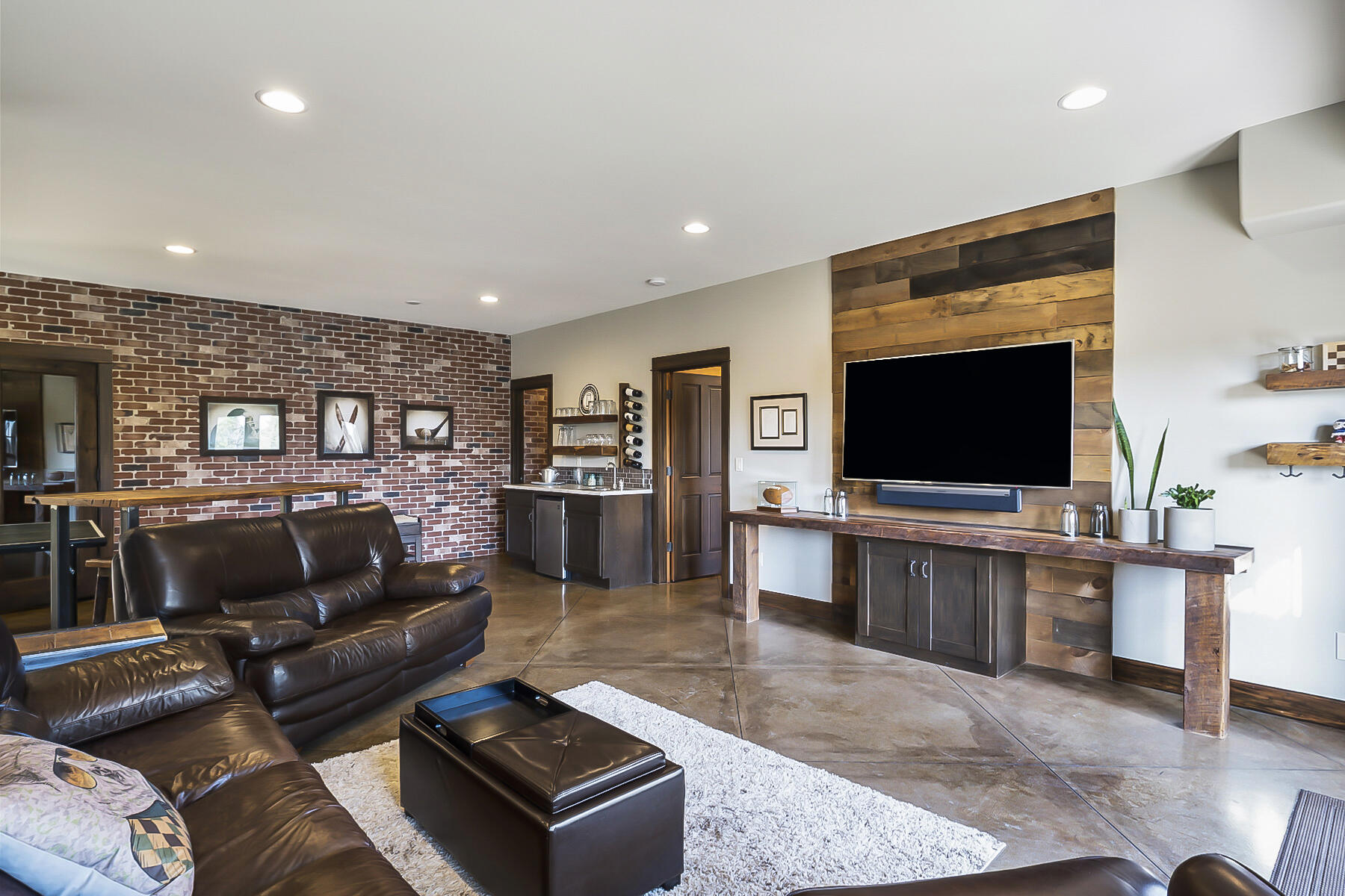 Skyliner Summit - Residential