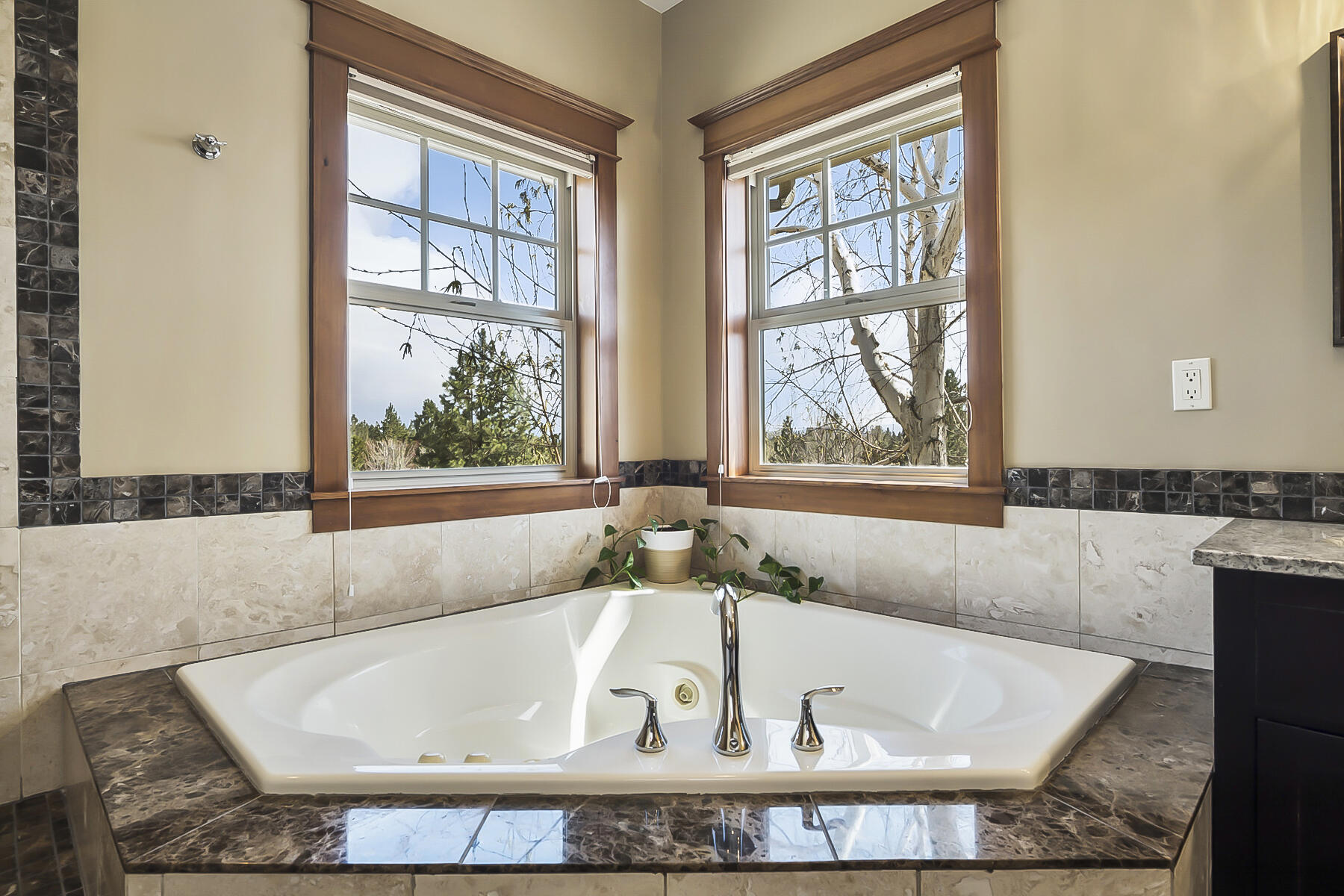 Skyliner Summit - Residential