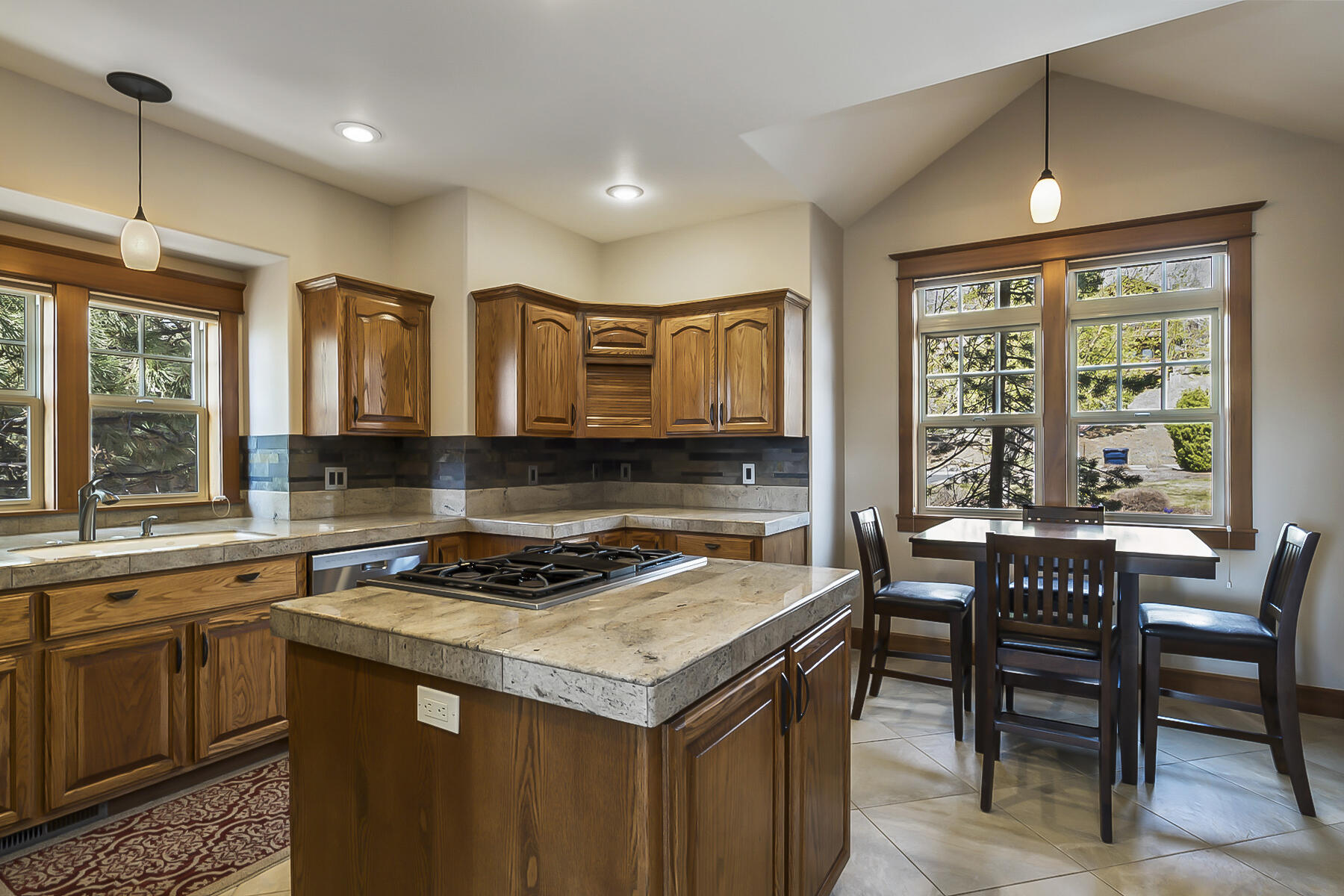 Skyliner Summit - Residential