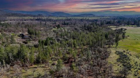 506 Greenleaf Drive Eagle Point OR 97524