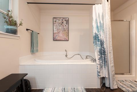 Tiny photo for 905 SW Burns Lane, Madras, OR 97741 (MLS # 220217580)