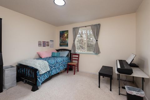 Tiny photo for 905 SW Burns Lane, Madras, OR 97741 (MLS # 220217580)