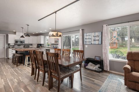 Tiny photo for 905 SW Burns Lane, Madras, OR 97741 (MLS # 220217580)