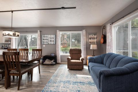 Tiny photo for 905 SW Burns Lane, Madras, OR 97741 (MLS # 220217580)