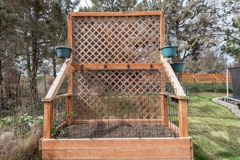 Tiny photo for 905 SW Burns Lane, Madras, OR 97741 (MLS # 220217580)