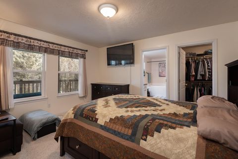 Tiny photo for 905 SW Burns Lane, Madras, OR 97741 (MLS # 220217580)