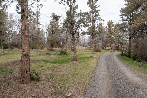 Tiny photo for 905 SW Burns Lane, Madras, OR 97741 (MLS # 220217580)