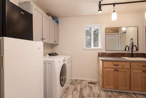 Tiny photo for 905 SW Burns Lane, Madras, OR 97741 (MLS # 220217580)