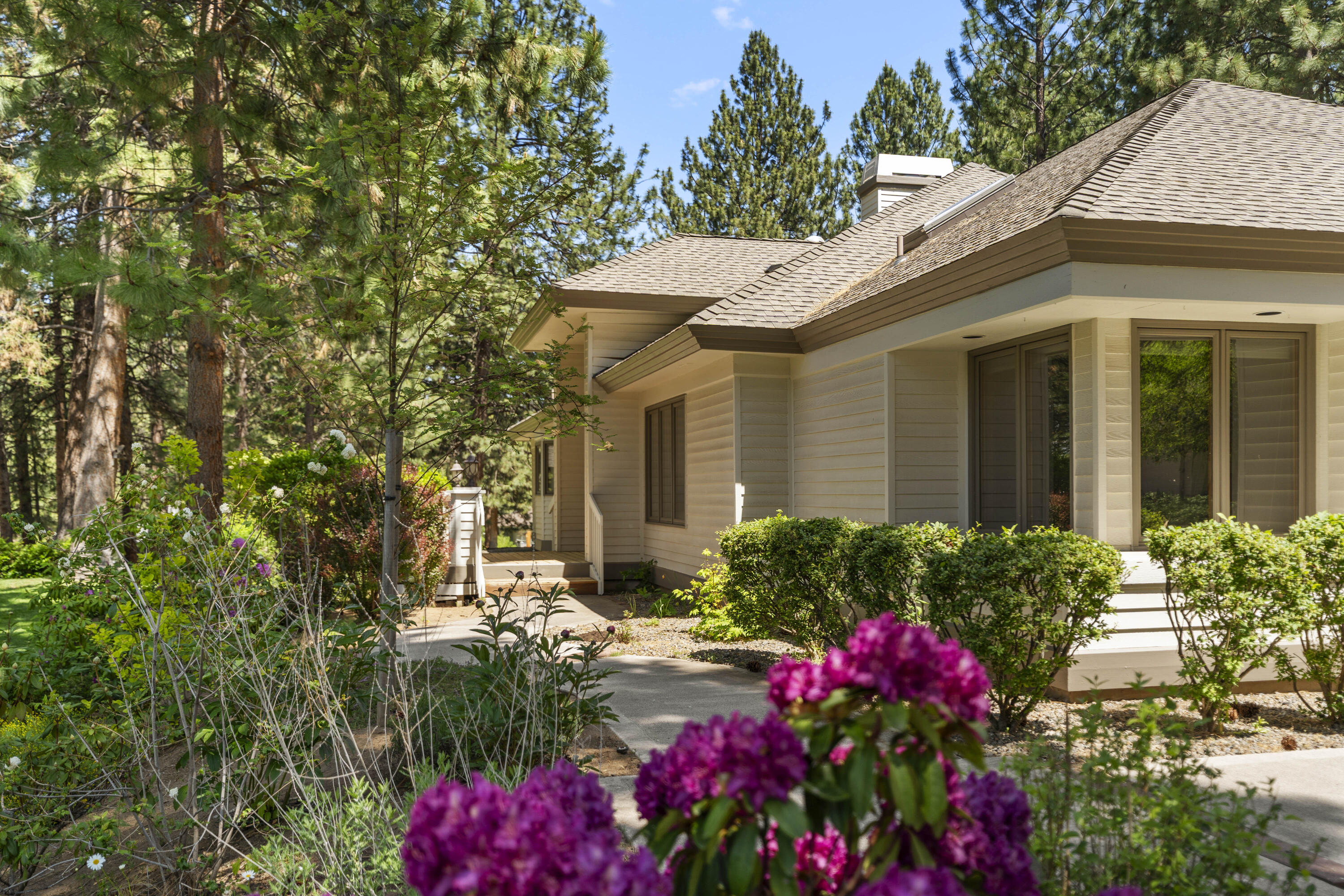 60837 Willow Creek Loop