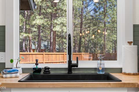 Tiny photo for 69573 Halter, Sisters, OR 97759 (MLS # 220222739)