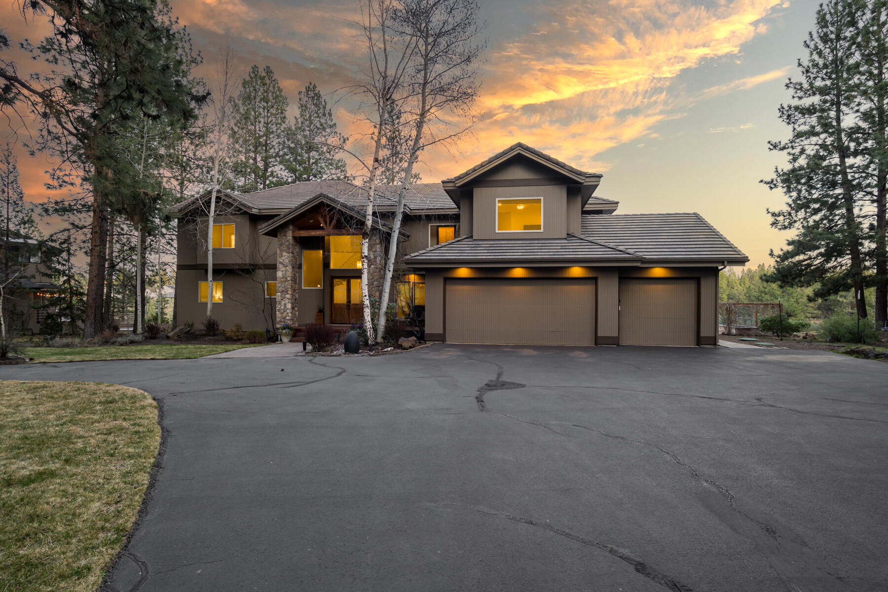61015 River Bluff Trail