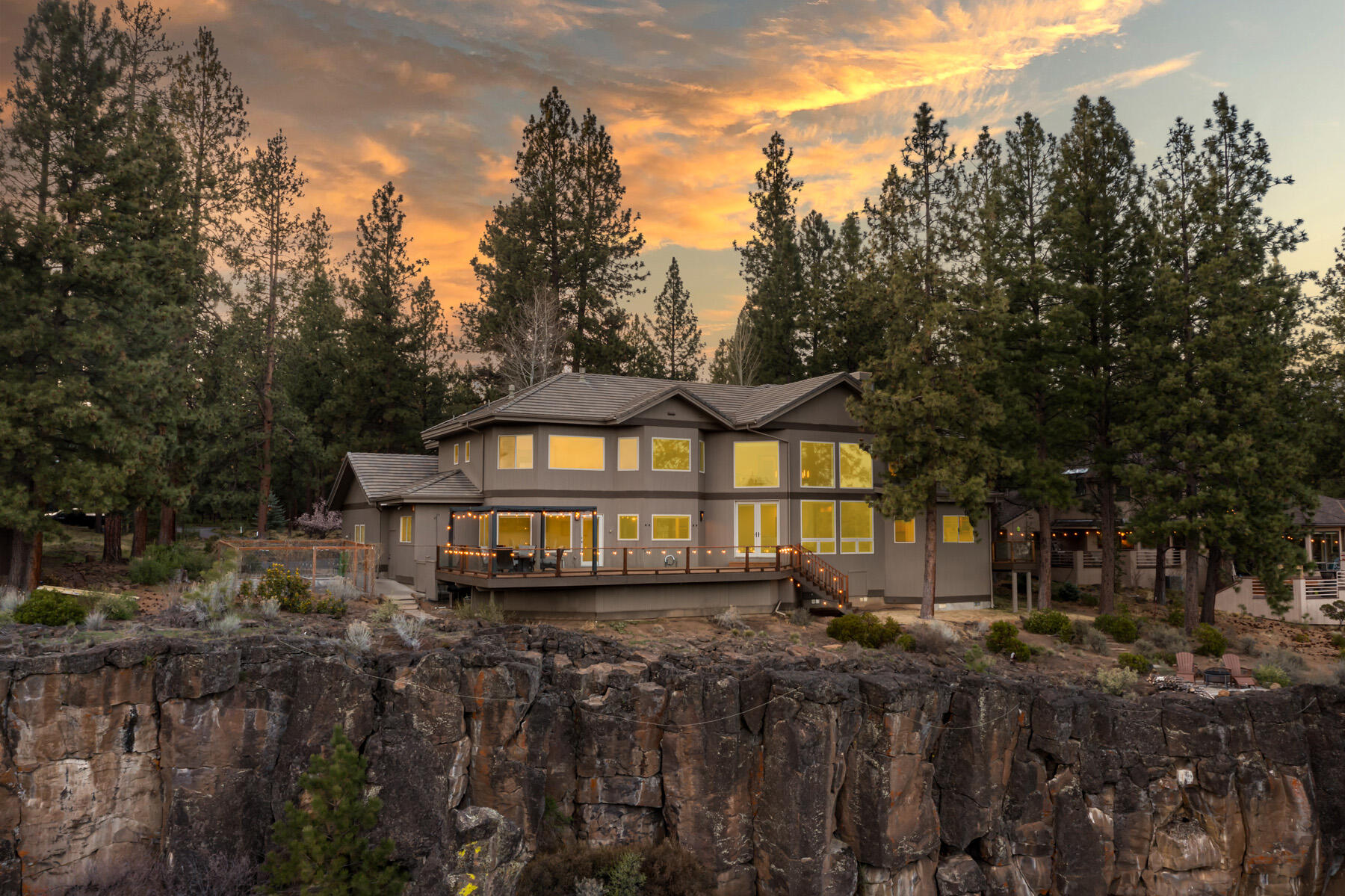 61015 River Bluff Trail