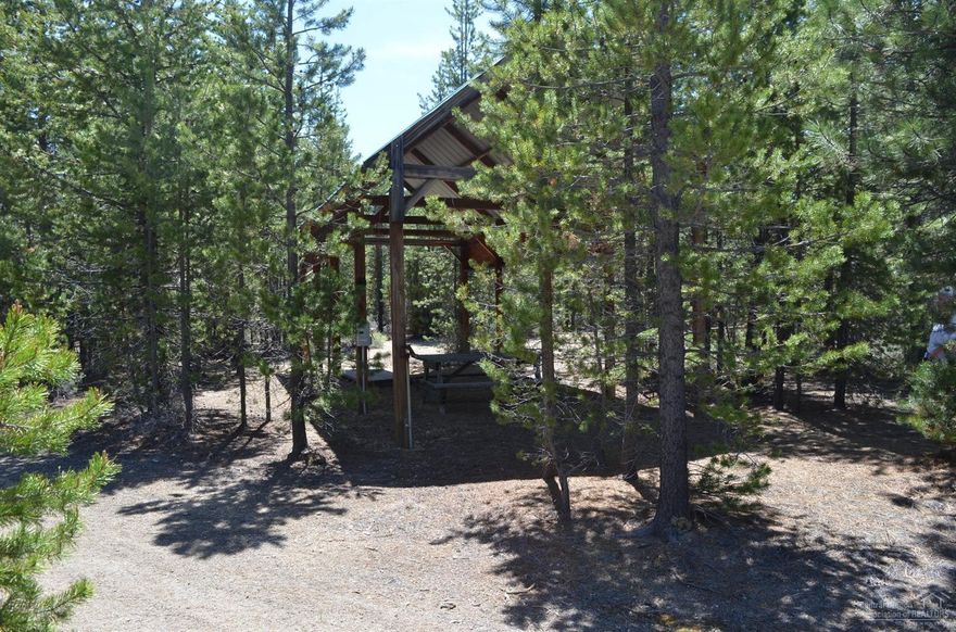 This 1 acre parcel backs up to forest land for that quick access for quading, snowmobiling, hunting etc. Close Willamette Pass ski Resort and all mountain lakes. Motivated Seller!