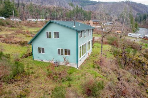 Tiny photo for 33910 Railroad Avenue, Gates, OR 97346 (MLS # 220216867)