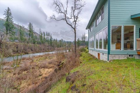 Tiny photo for 33910 Railroad Avenue, Gates, OR 97346 (MLS # 220216867)