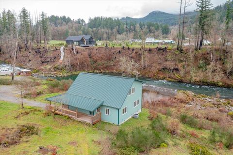 Tiny photo for 33910 Railroad Avenue, Gates, OR 97346 (MLS # 220216867)