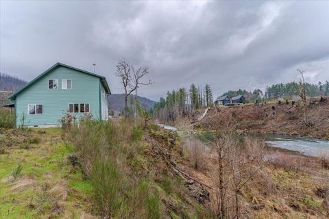 Tiny photo for 33910 Railroad Avenue, Gates, OR 97346 (MLS # 220216867)