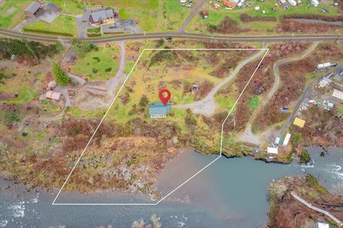 Tiny photo for 33910 Railroad Avenue, Gates, OR 97346 (MLS # 220216867)