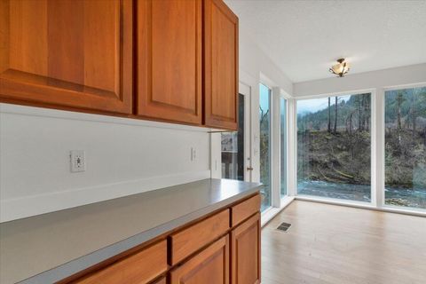 Tiny photo for 33910 Railroad Avenue, Gates, OR 97346 (MLS # 220216867)