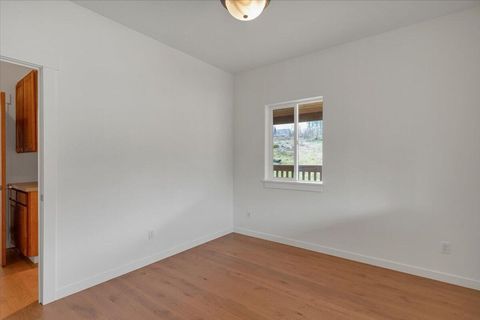 Tiny photo for 33910 Railroad Avenue, Gates, OR 97346 (MLS # 220216867)