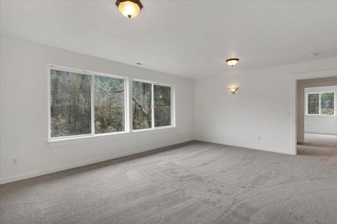 Tiny photo for 33910 Railroad Avenue, Gates, OR 97346 (MLS # 220216867)