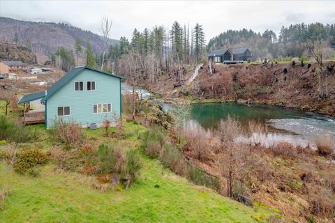 Tiny photo for 33910 Railroad Avenue, Gates, OR 97346 (MLS # 220216867)