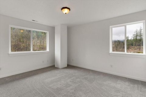 Tiny photo for 33910 Railroad Avenue, Gates, OR 97346 (MLS # 220216867)