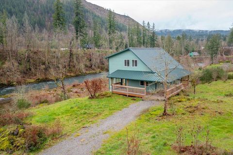 Tiny photo for 33910 Railroad Avenue, Gates, OR 97346 (MLS # 220216867)