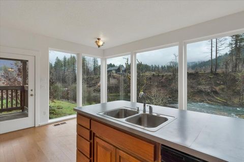 Tiny photo for 33910 Railroad Avenue, Gates, OR 97346 (MLS # 220216867)