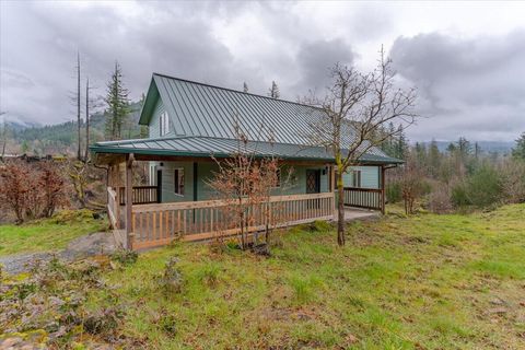 Tiny photo for 33910 Railroad Avenue, Gates, OR 97346 (MLS # 220216867)