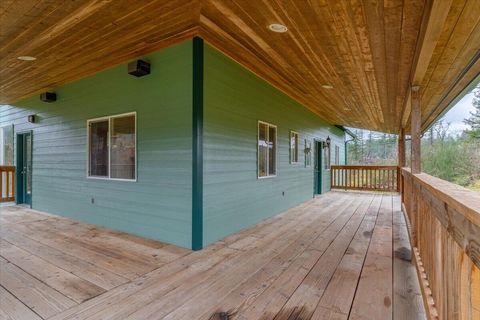 Tiny photo for 33910 Railroad Avenue, Gates, OR 97346 (MLS # 220216867)