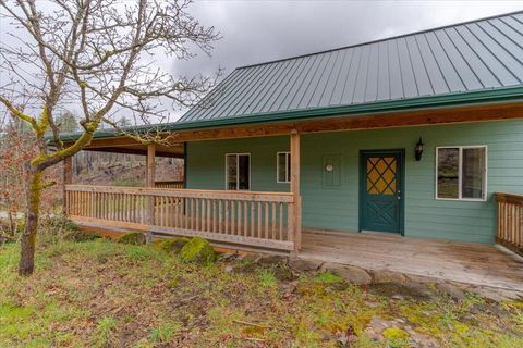 Tiny photo for 33910 Railroad Avenue, Gates, OR 97346 (MLS # 220216867)