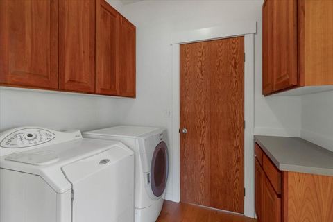 Tiny photo for 33910 Railroad Avenue, Gates, OR 97346 (MLS # 220216867)