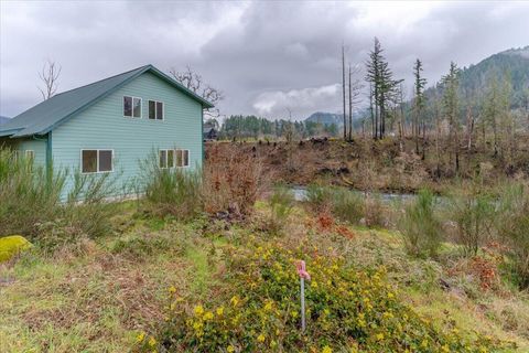 Tiny photo for 33910 Railroad Avenue, Gates, OR 97346 (MLS # 220216867)