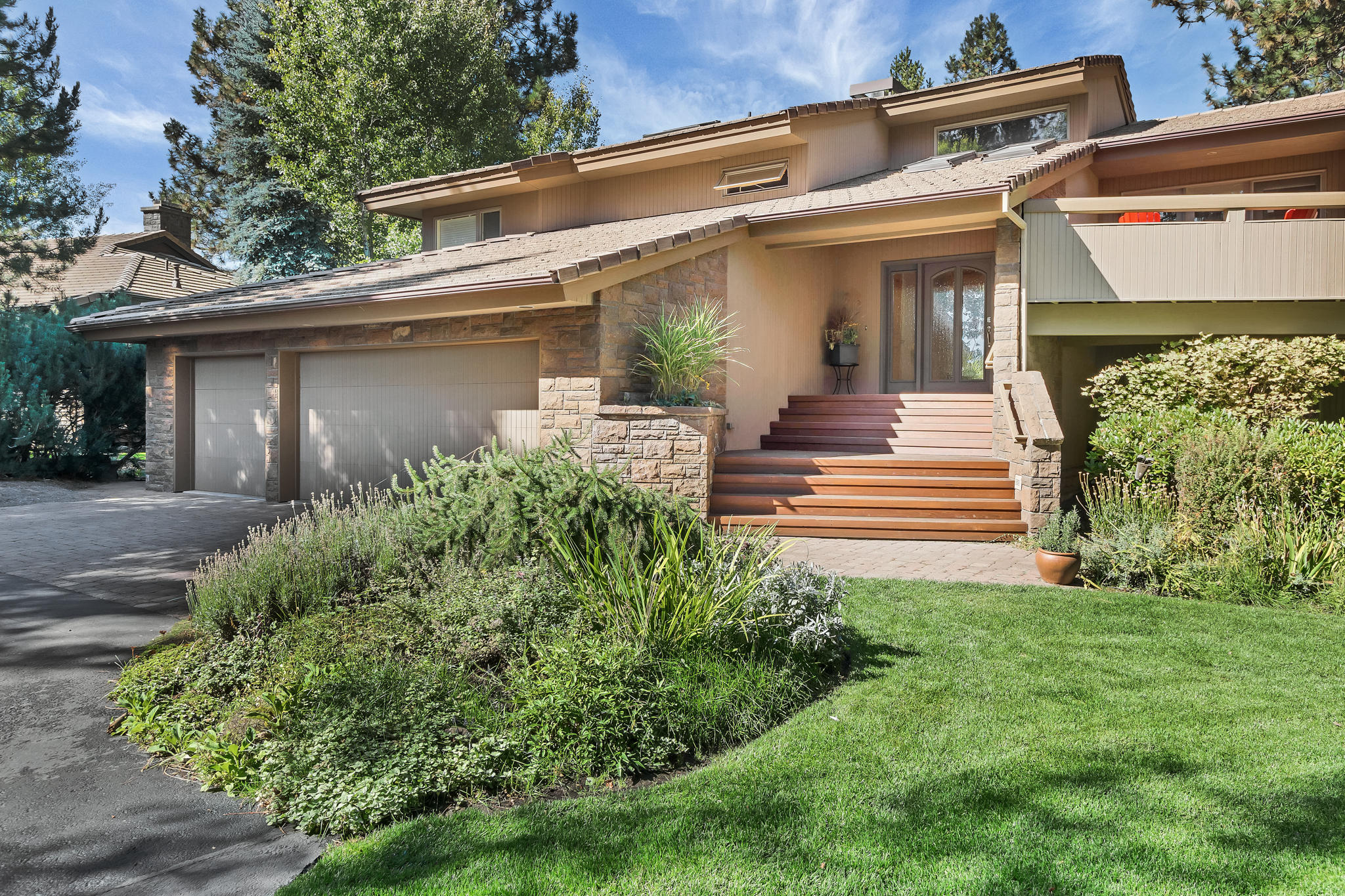 Broken Top - Residential