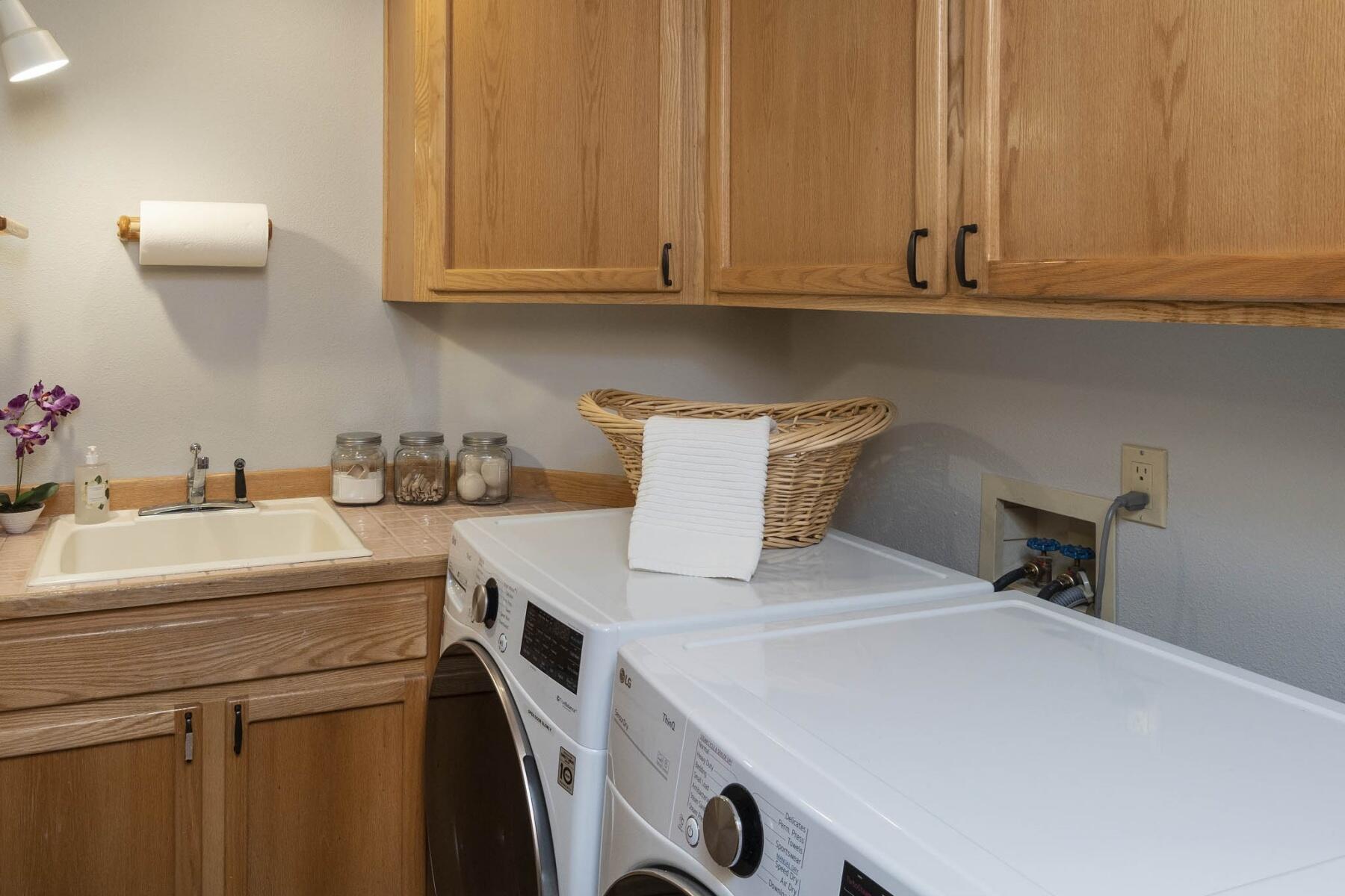 Fairway Point Villag - Residential